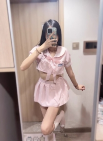 一位23歲剛畢業的美術系學生，清新可愛，甜美可人。