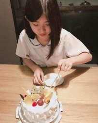 剛滿19歲生日 第一次下海 單親家庭的妹妹