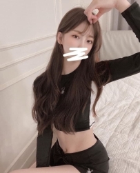 笑笑 162.C.44kg.23歲  穿上性感平口裝 超惹火