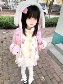 小心 155/45/C/19歲嬌小可愛的蘿莉第一次下海很青澀