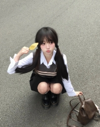 甜美清純的小隻女孩 就像一顆小炸彈  C奶，21歲