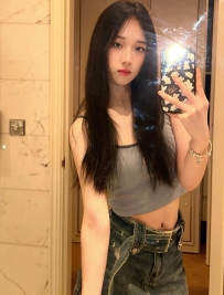 小小  160cmC奶20歲  看起來乖巧純真  很可愛     床上很open  很會夾