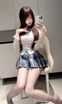 學生妹第一次 下海出來兼職 纖細有料身材曲線誘人 美腿