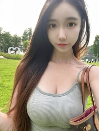 大奶淫蕩系列小汐 164.E.23歲 巨乳類型 柔軟度超高