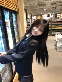 日系美腿學生妹 ~ 甜美溫柔外表下菇菇 162cm-20歲-小C奶-43kg