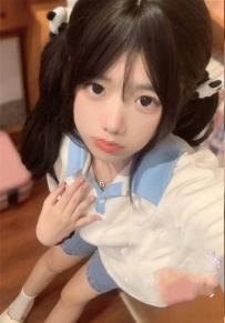 兔兔 157.44.B.19歲可愛小隻蘿莉妹  臉蛋微微泛紅