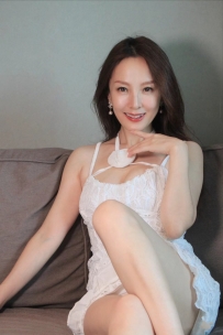 高雄 性感人妻 #全程無套   保養很棒的白皙肌膚胸前超飽滿