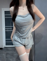 學生妹初次兼職  青澀初戀系 · 柒柒 160cm / 43kg / C / 19歲