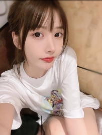 穿搭博主 嬌小可愛 鄰家女孩的氣質💕  清新甜美 互動自然超有女友fu🥰