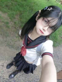 雙馬尾蘿莉 長相可愛小隻  喜歡制服誘惑 床上淫蕩無比