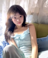 纖細柔軟小蠻腰  搶眼的外貌 很會挑逗客人 外貌骨感清純