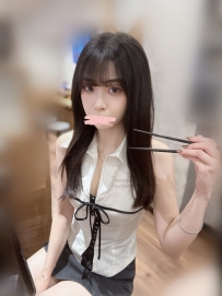 澄予 163 C 49 24歲 #真乃 #皮白 #第一次下海 單純可愛 ~小隻屁股翹
