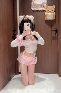 丫丫 20歲 156 41kg B奶 小巧可愛 聲音嬌軟 粉紅色蜜桃奶 很會撒嬌 很有女友fu