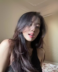 黃依君  D罩杯/ 35歲 單身OL白嫩腰細腿長，超會撒嬌黏人，熱情全釋放❤️