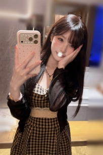 娜娜 165/ 45/ C 18歲會撒嬌愛挑逗 相處很有女友感 敏感的小穴穴 水超多