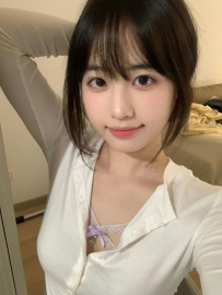甜美臉蛋 白皙皮膚 活潑陽光個性很會撒嬌  19歲