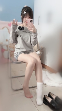 幼齒系 可愛高中生   外型甜美幼齒 皮膚白嫩光滑