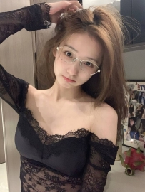 骨感妹妹，純真無瑕，白皙細膩的肌膚，帶給您最純真甜美的體驗。