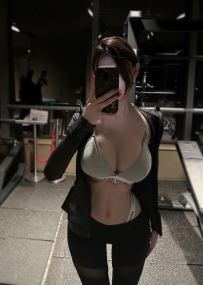 純天然大奶、豐滿不肉、奶浴奶泡超舒服の 喜歡騎在你上面搖晃著大奶、淫蕩CP值很高