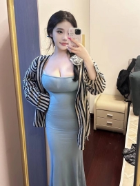 白嫩白嫩的美胸正妹，讓你觸感，觀感，手感都到味長髮及肩