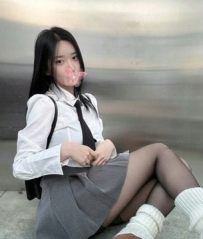外貌清純乾淨，身材小隻馬曲線很好，  萌萌大眼美美Der~ ...
