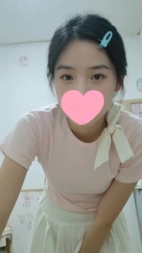 學生小隻女孩  因為想自己存旅遊基金開始  第一次嘗試兼職  外表清純 笑容很甜  講話