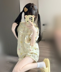 小C 157cm.44kg.B奶.19歲 學生清純甜美型 嗲聲到耳朵都酥了