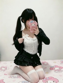18歲D奶小蘿莉開工很誘人 個性可愛 俏皮三點粉嫩嫩 第一次下海