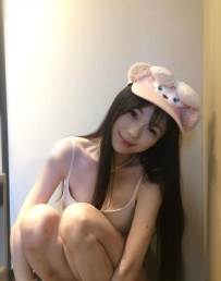 很有女友的fu，會主動親你，鮑魚水水嫩嫩的易濕，可配合多種體位