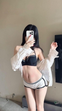 氣質御姐系 · 冰冰 渾身散發性感女人味的氣質正妹，眼神勾人且具備成熟魅力。