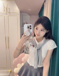 新竹 純真蘿莉 稚嫩臉龐搭配羞澀眼神 肌膚白皙如牛奶