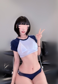 澄悅 160 E 46 23歲 可愛穿搭圈粉 私下超黏又聽話 一句話就靠過來