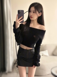小小的個子藏著兩顆大大的水蜜桃喲  性感火辣 口技更是很厲害 姿勢愛愛聽說超級多都有
