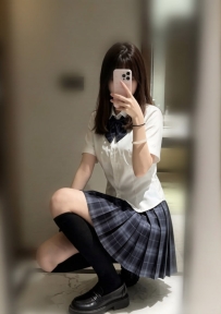 jk制服在校生小滿 160cm・45kg・C奶・20歲 溫柔甜美又可愛 皮膚白皙細嫩 床上配合度滿