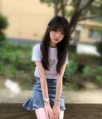 平安 155 C 43kg 20歲    清純漂亮可人的鄰家女孩 平時喜歡唱歌跳舞 活潑開朗 性格又