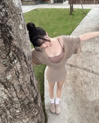 陽光甜美的台北元氣少女，笑容下隱藏著極致反差的火辣本性。