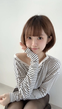 IG網紅  #短髮超讚清純可愛的外貌！