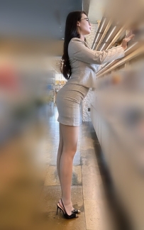 可喇舌 69 無套 清槍 喜歡坐在上面搖云云 165cm E奶 50kg 30歲